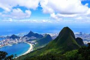 Découvrez Pedra Bonita à Rio de Janeiro : randonnées et activités incontournables