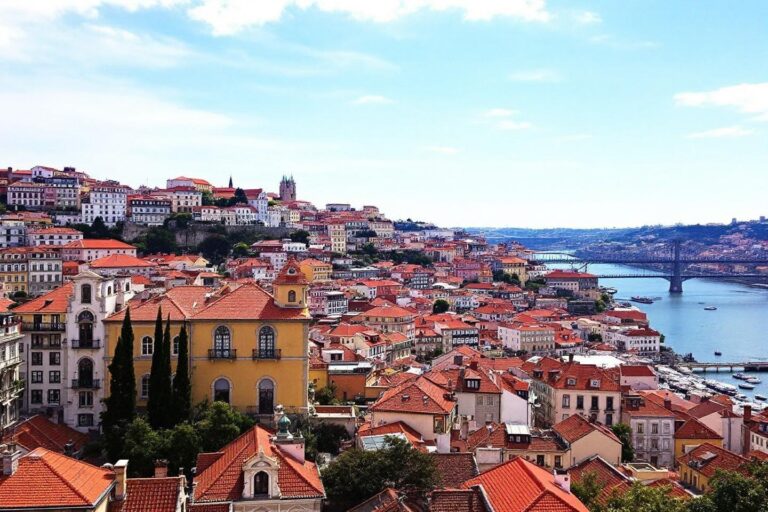 Visiter Porto : guide complet de la ville portugaise et ses charmes