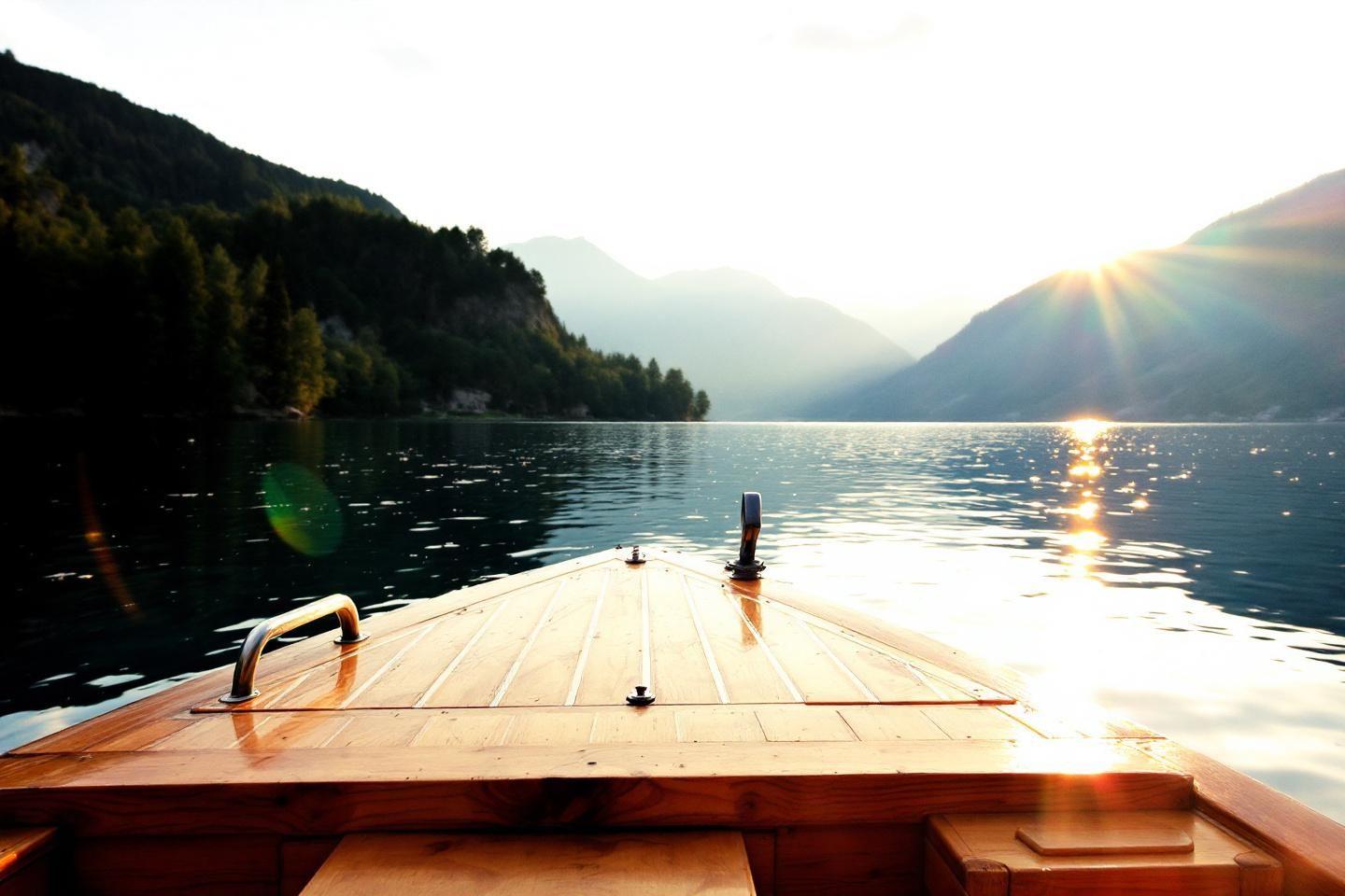 Lac Léman vs lac d'Annecy : lequel choisir pour vos vacances ?
